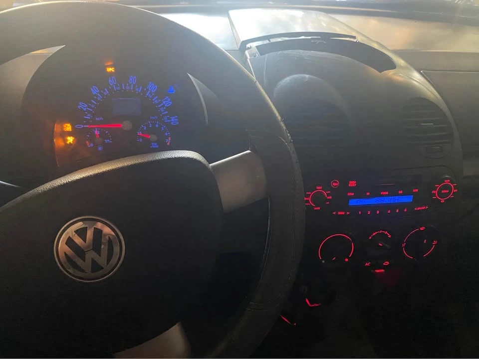 2001 Volkswagen New Beetle - Image 6 of 18