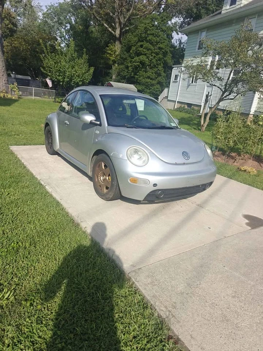 2001 Volkswagen New Beetle - Image 2 of 5