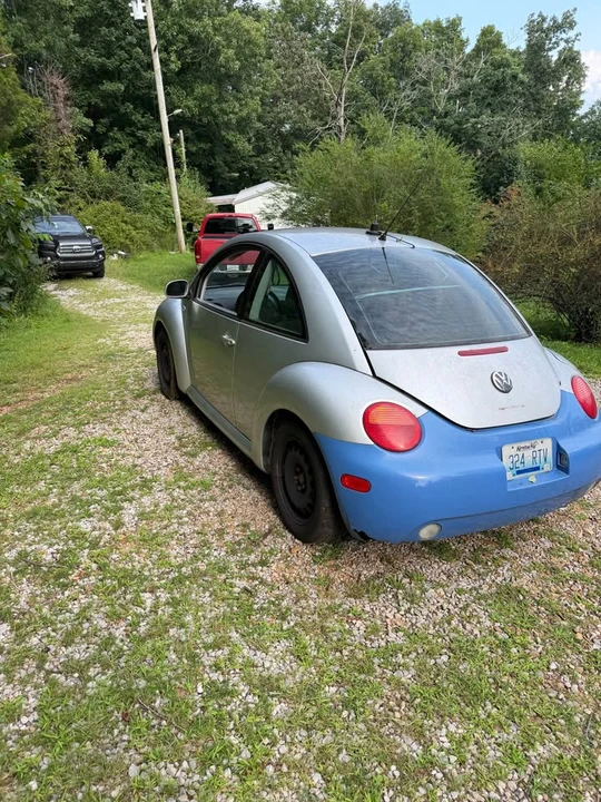 2001 Volkswagen New Beetle - Image 6 of 7