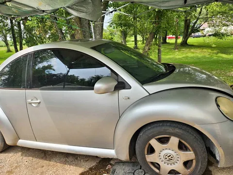 2001 Volkswagen Beetle 2.0T SE Hatchback 2D