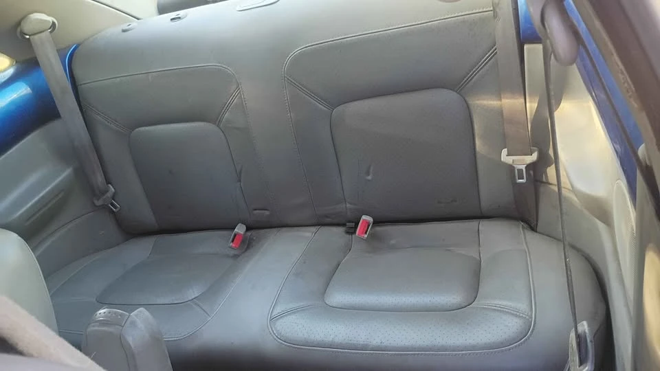 2001 Volkswagen New Beetle - Image 6 of 8