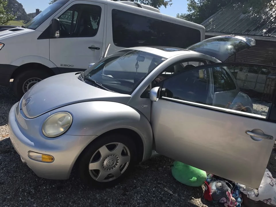 2001 Volkswagen New Beetle - Image 11 of 14