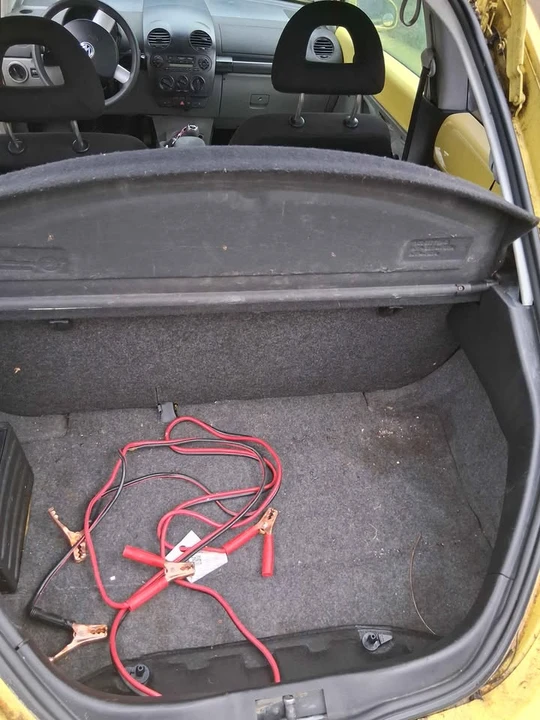 2001 Volkswagen New Beetle - Image 6 of 6