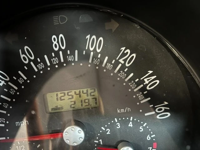 2001 Volkswagen New Beetle - Image 9 of 10