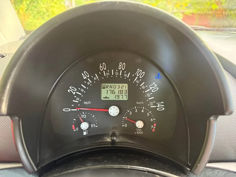 2001 Volkswagen New Beetle - Image 10 of 11