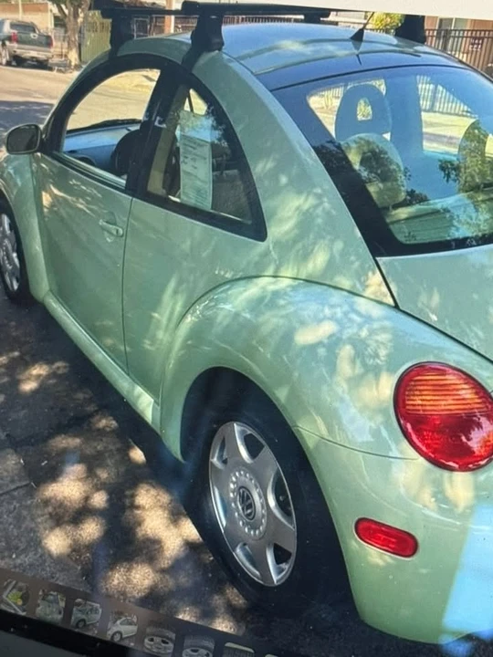2001 Volkswagen New Beetle - Image 2 of 18