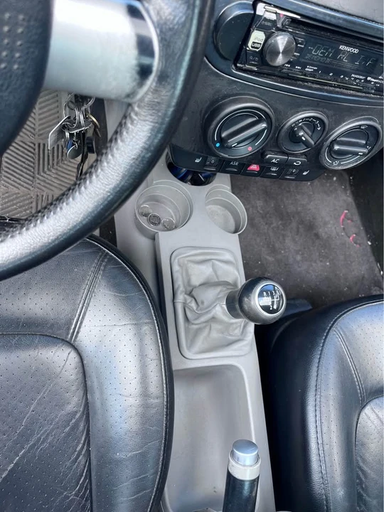 2001 Volkswagen New Beetle - Image 6 of 13