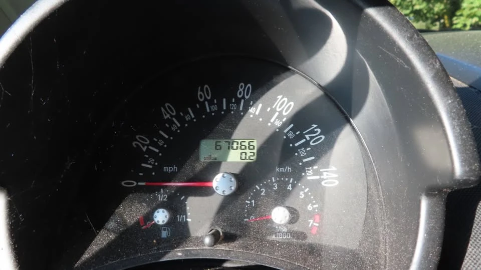 2001 Volkswagen New Beetle - Image 10 of 15