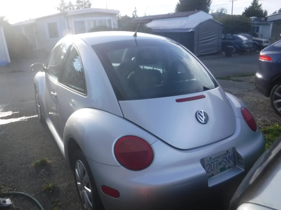 2001 Volkswagen New Beetle - Image 6 of 6