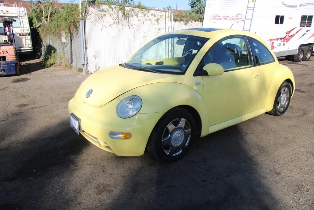 2001 Volkswagen New Beetle - Image 8 of 21