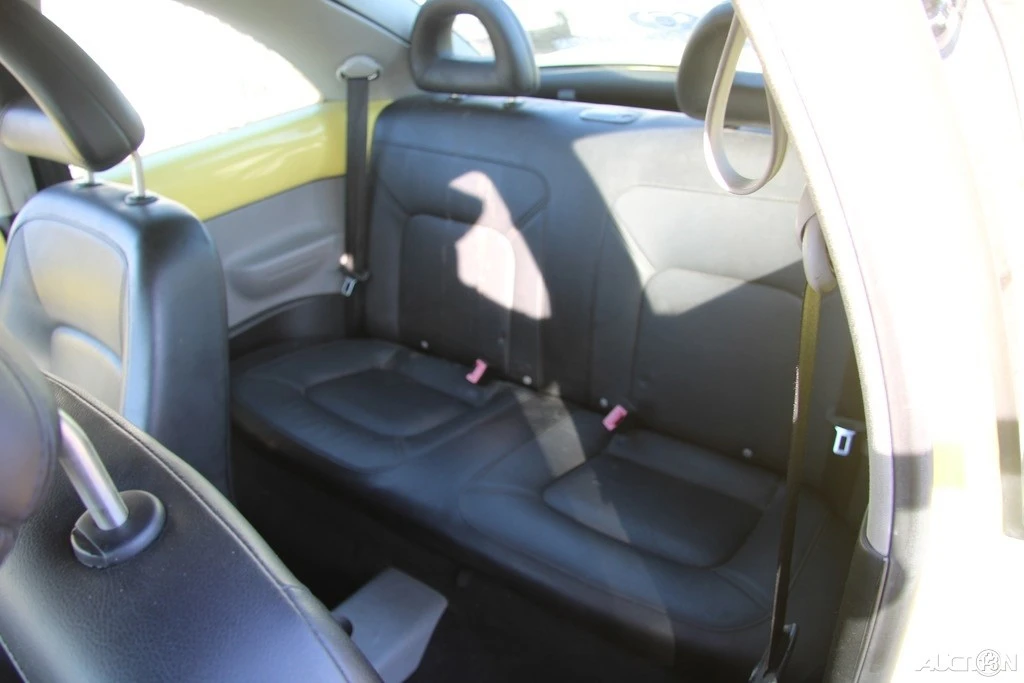2001 Volkswagen New Beetle - Image 19 of 21