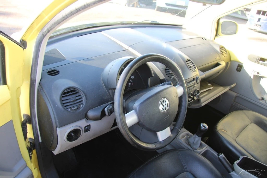 2001 Volkswagen New Beetle - Image 14 of 21