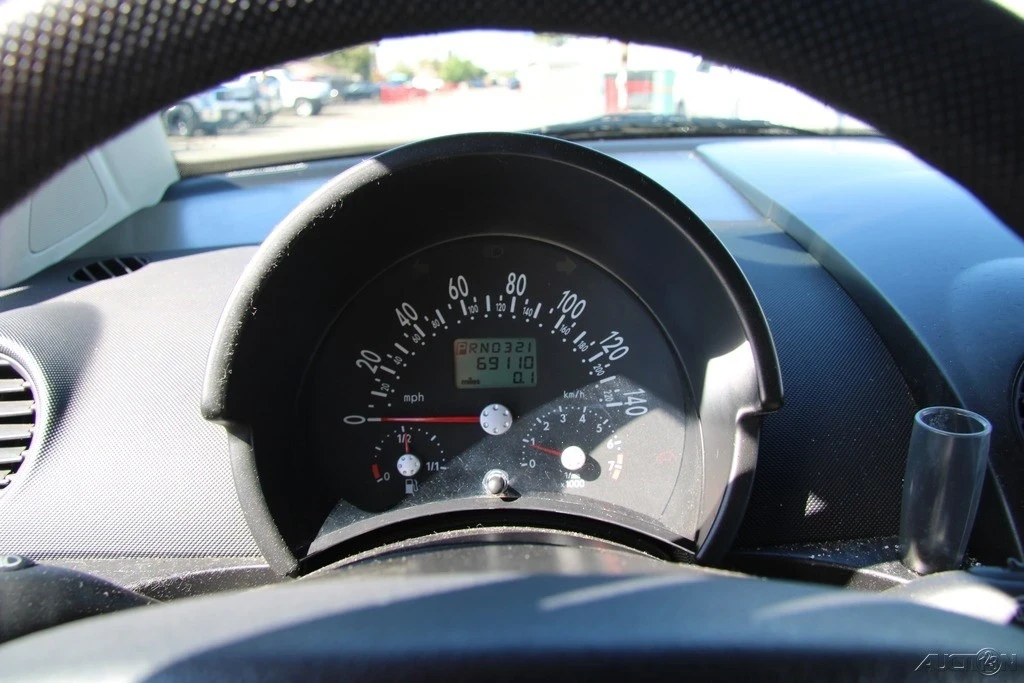 2001 Volkswagen New Beetle - Image 14 of 21