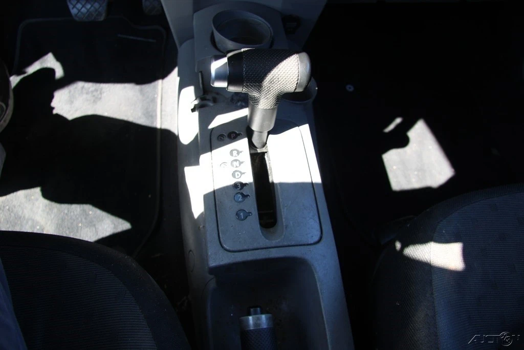 2001 Volkswagen New Beetle - Image 17 of 21