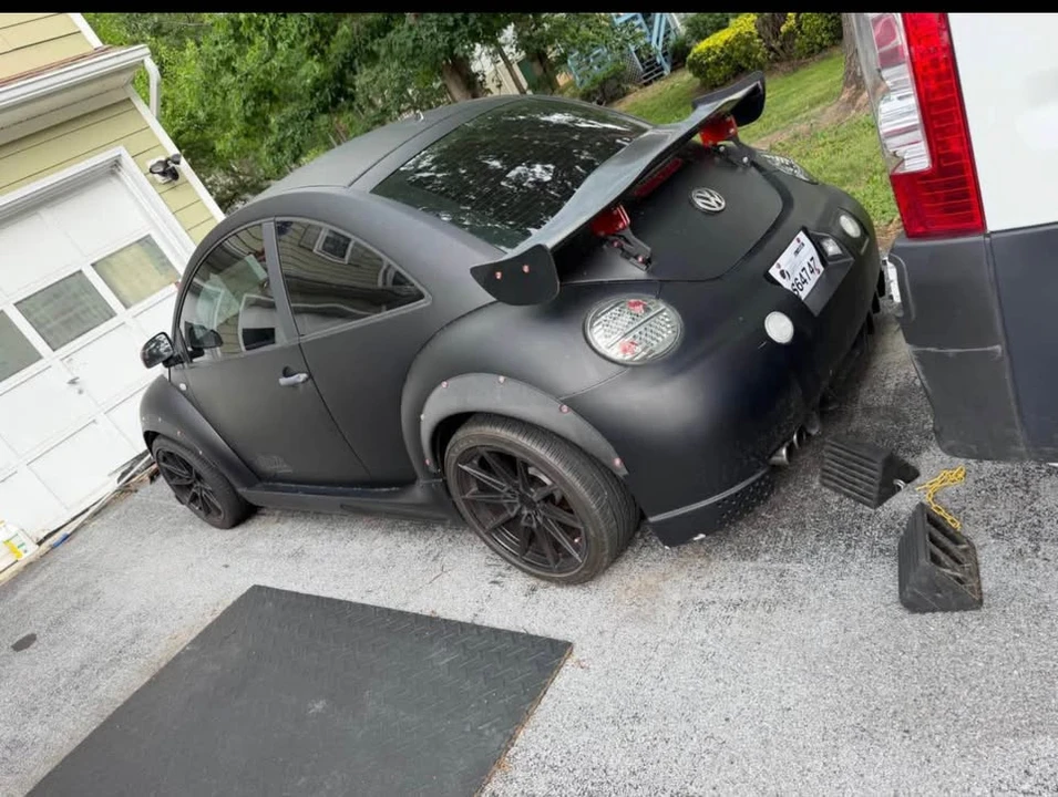 2001 Volkswagen New Beetle - Image 2 of 8