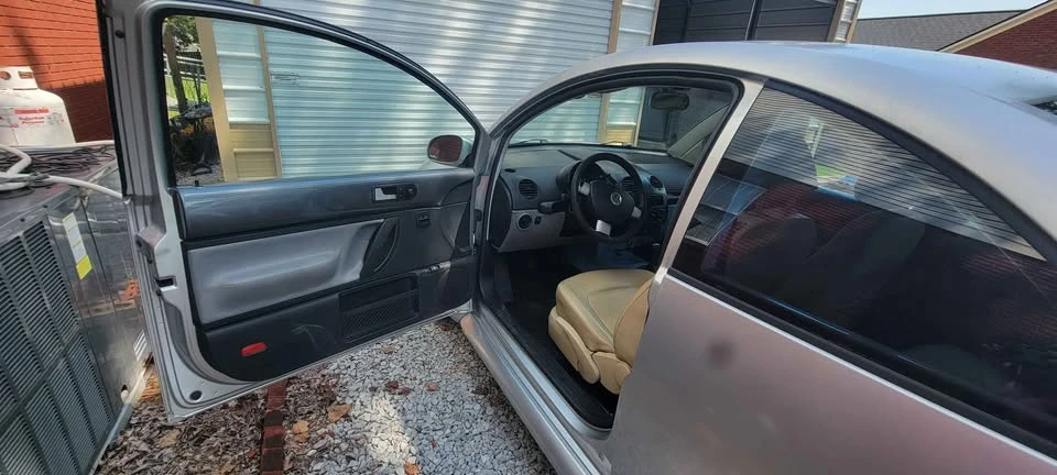2001 Volkswagen New Beetle - Image 11 of 20
