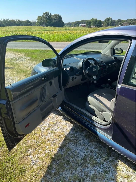 2001 Volkswagen New Beetle - Image 6 of 12
