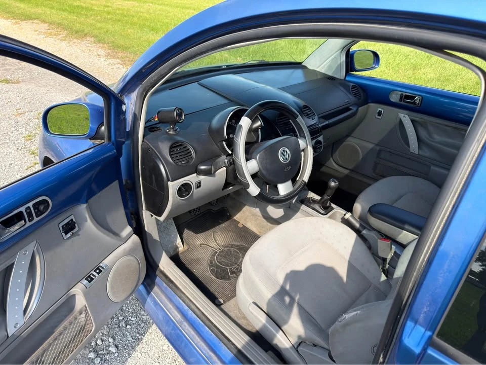 2001 Volkswagen New Beetle - Image 8 of 17