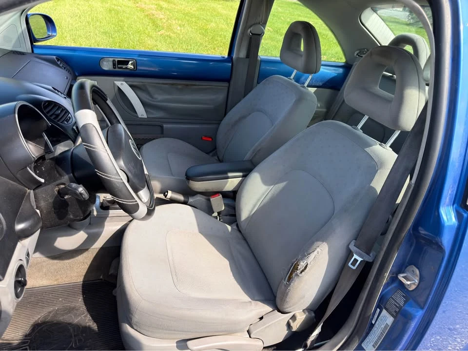 2001 Volkswagen New Beetle - Image 9 of 17