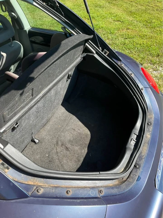 2001 Volkswagen New Beetle - Image 10 of 12