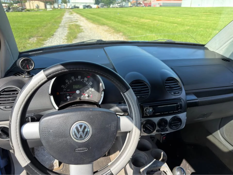 2001 Volkswagen New Beetle - Image 16 of 17