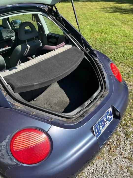 2001 Volkswagen New Beetle - Image 9 of 12