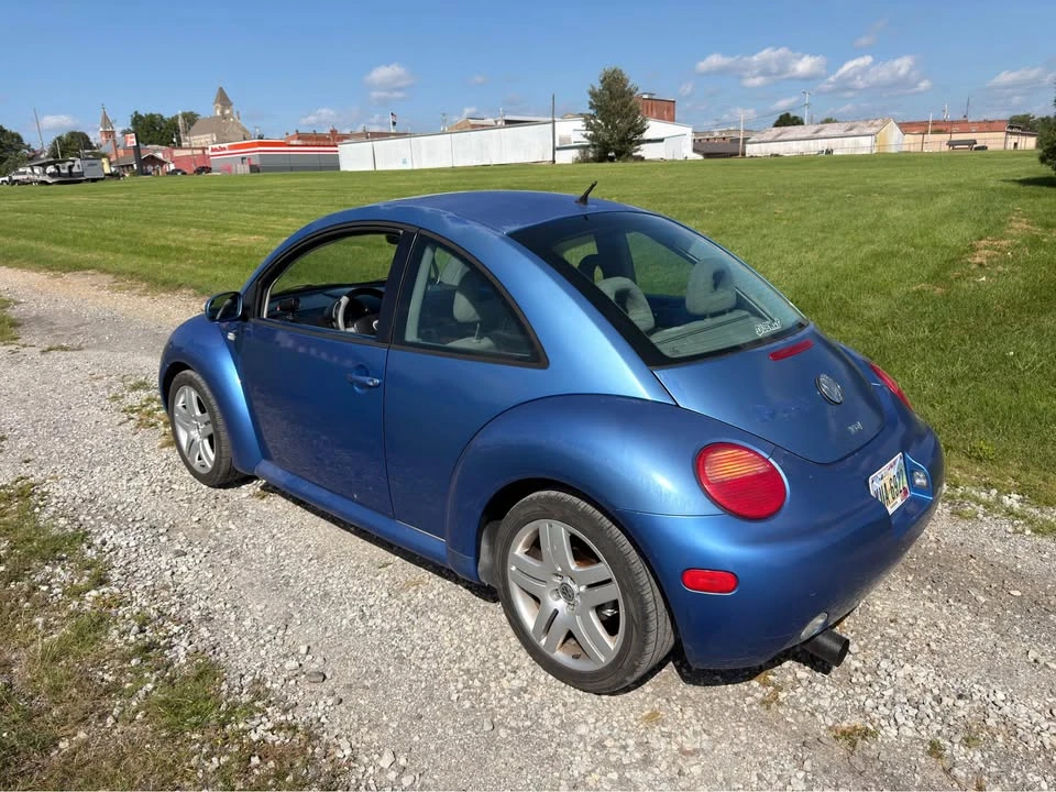 2001 Volkswagen New Beetle - Image 2 of 17