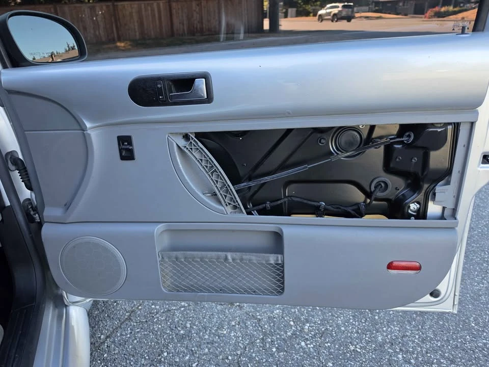 2001 Volkswagen New Beetle - Image 15 of 20