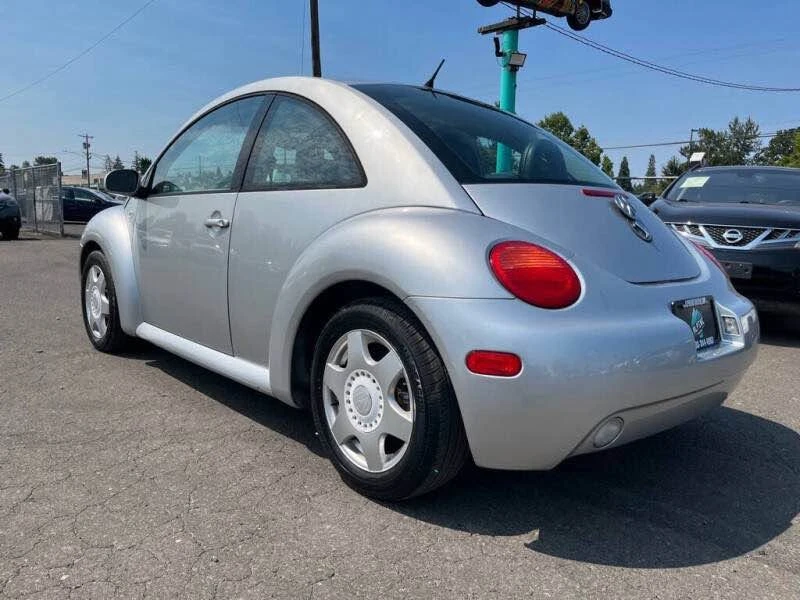 2001 Volkswagen New Beetle - Image 2 of 9