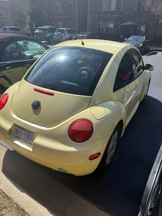 2001 Volkswagen New Beetle - Image 2 of 12
