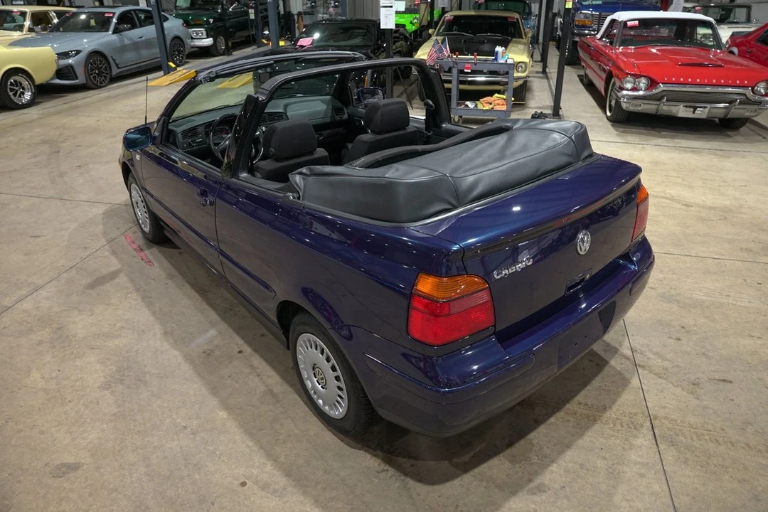 2001 Volkswagen New Beetle - Image 16 of 21