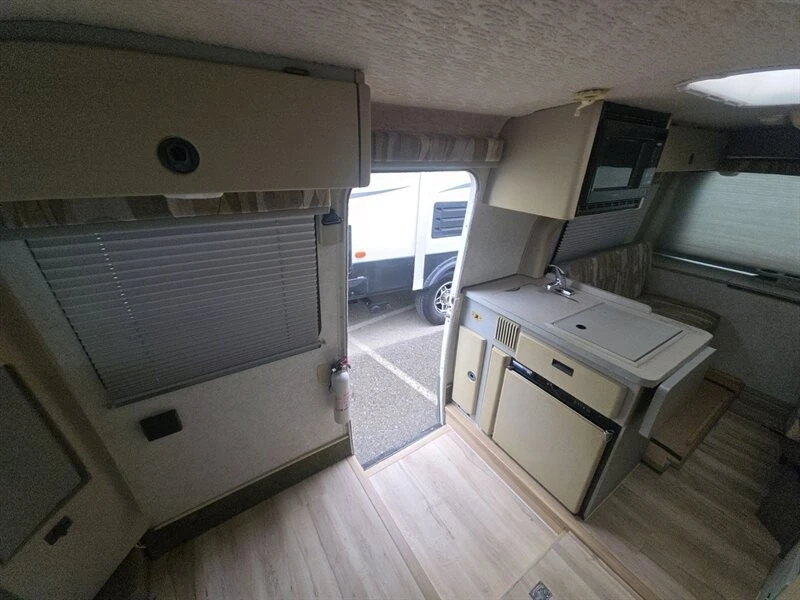 2001 Volkswagen EuroVan - Image 16 of 21