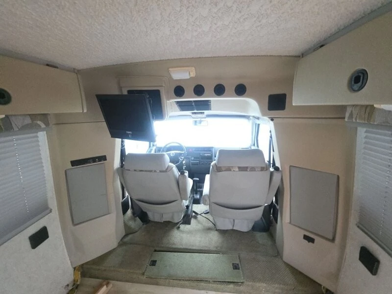 2001 Volkswagen EuroVan - Image 17 of 21