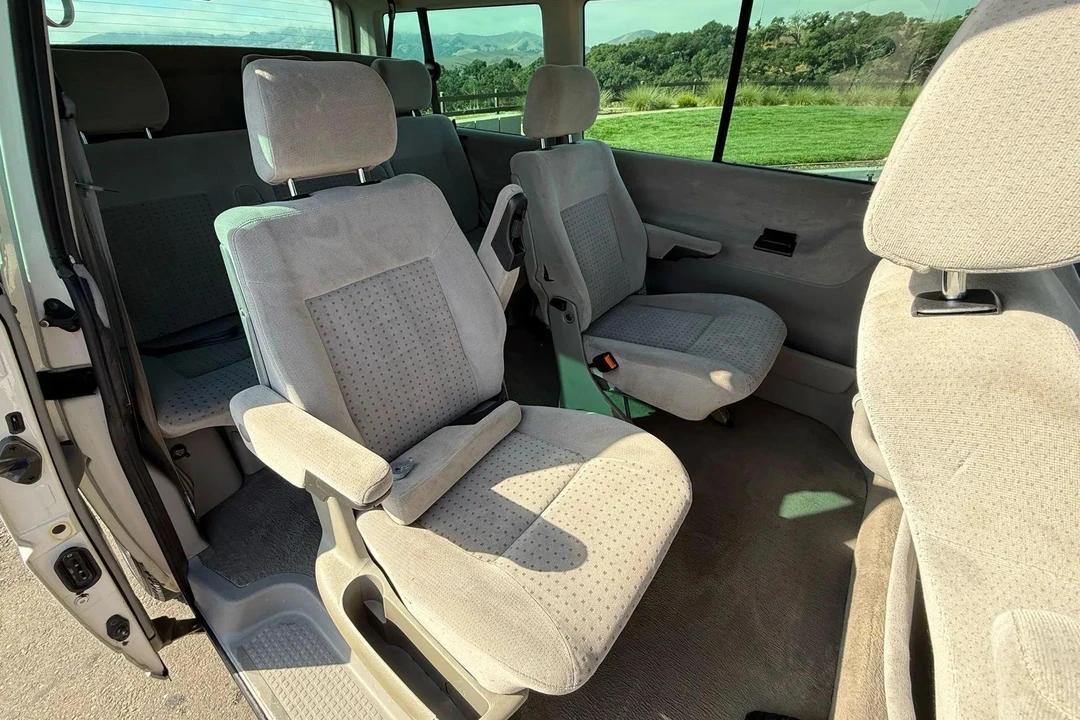 2001 Volkswagen EuroVan - Image 16 of 31