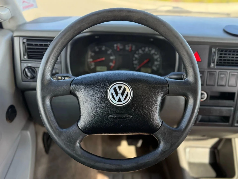 2001 Volkswagen EuroVan - Image 28 of 31