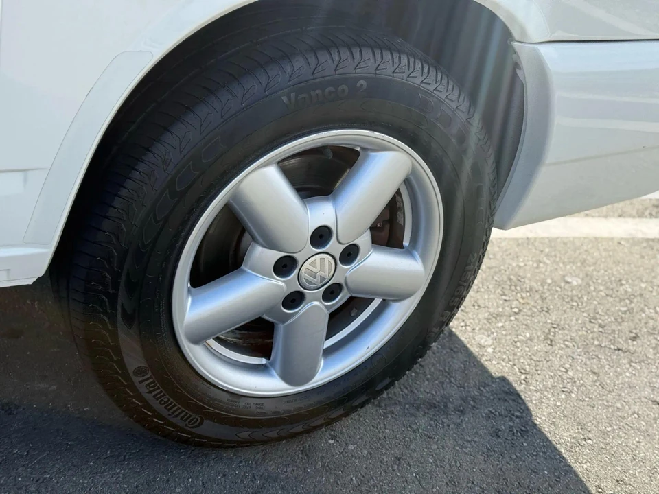 2001 Volkswagen EuroVan - Image 11 of 31