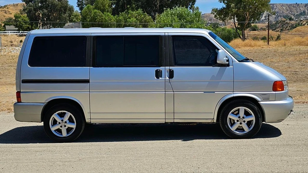 2001 Volkswagen EuroVan - Image 13 of 21
