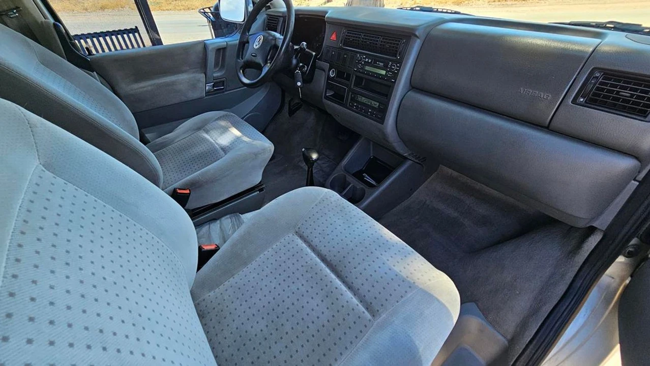 2001 Volkswagen EuroVan - Image 10 of 12