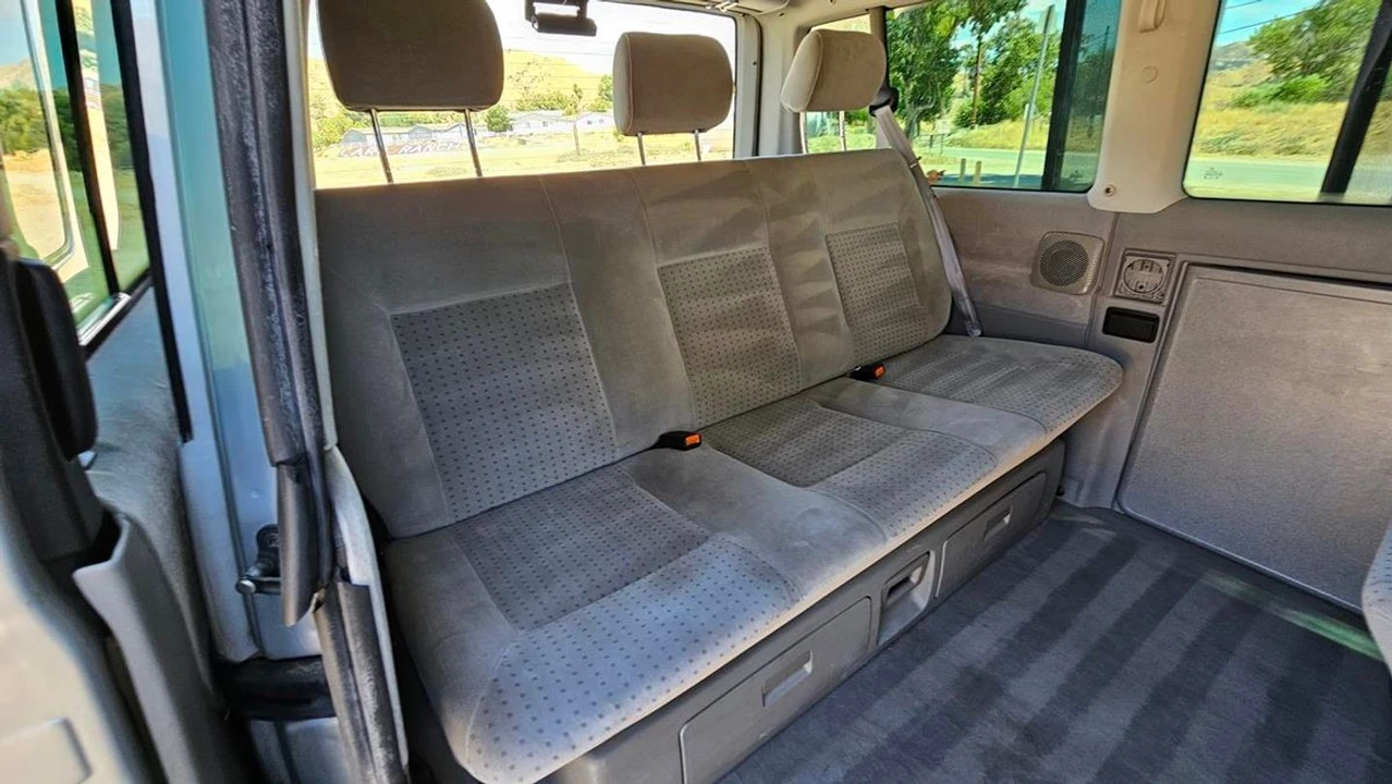2001 Volkswagen EuroVan - Image 19 of 21
