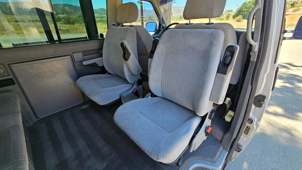 2001 Volkswagen EuroVan - Image 17 of 21