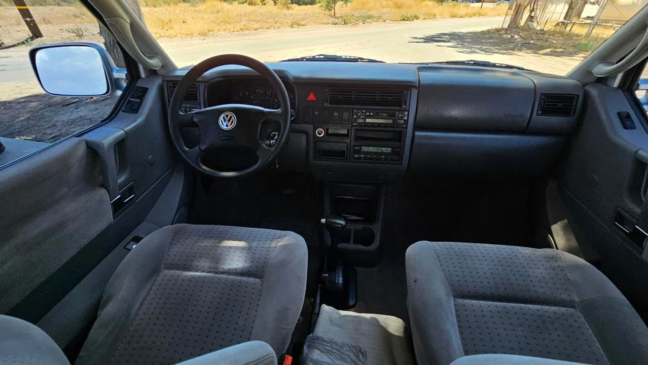 2001 Volkswagen EuroVan - Image 9 of 21