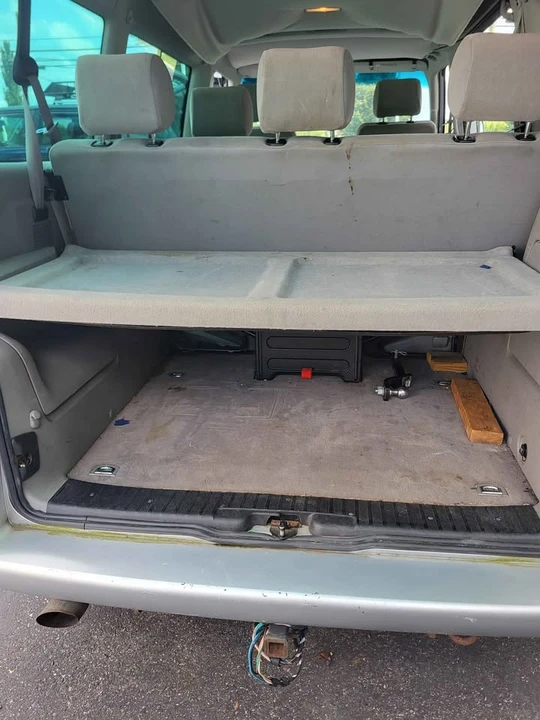 2001 Volkswagen EuroVan - Image 8 of 16
