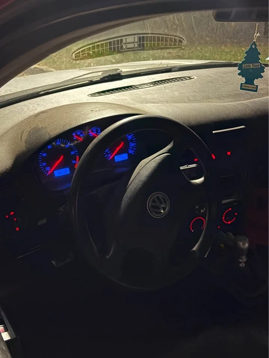 2001 Volkswagen Golf Mk4 - Image 5 of 9