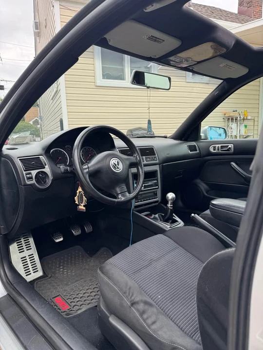2001 Volkswagen GTI Mk4 - Image 8 of 17