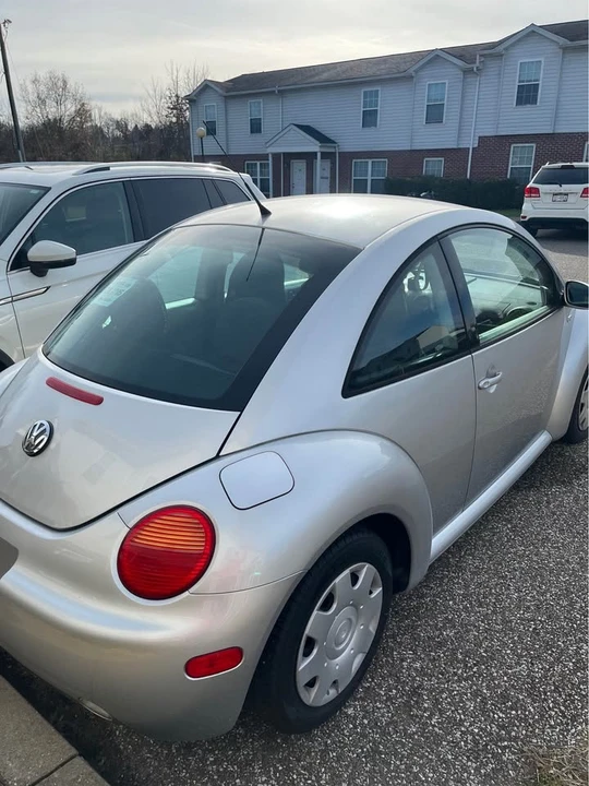 2001 Volkswagen New Beetle - Image 2 of 14