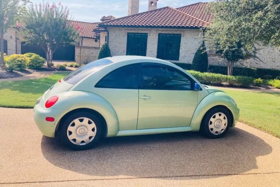 2001 Volkswagen New Beetle - Image 2 of 3
