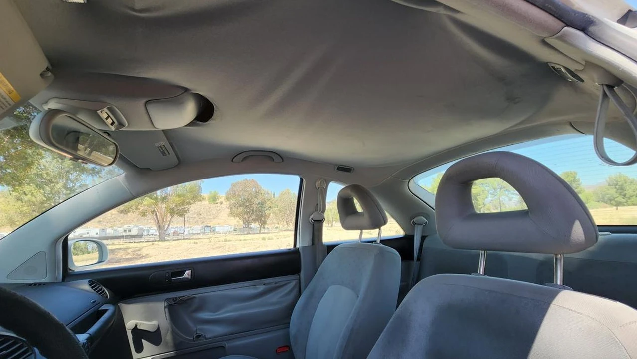 2001 Volkswagen New Beetle - Image 15 of 18