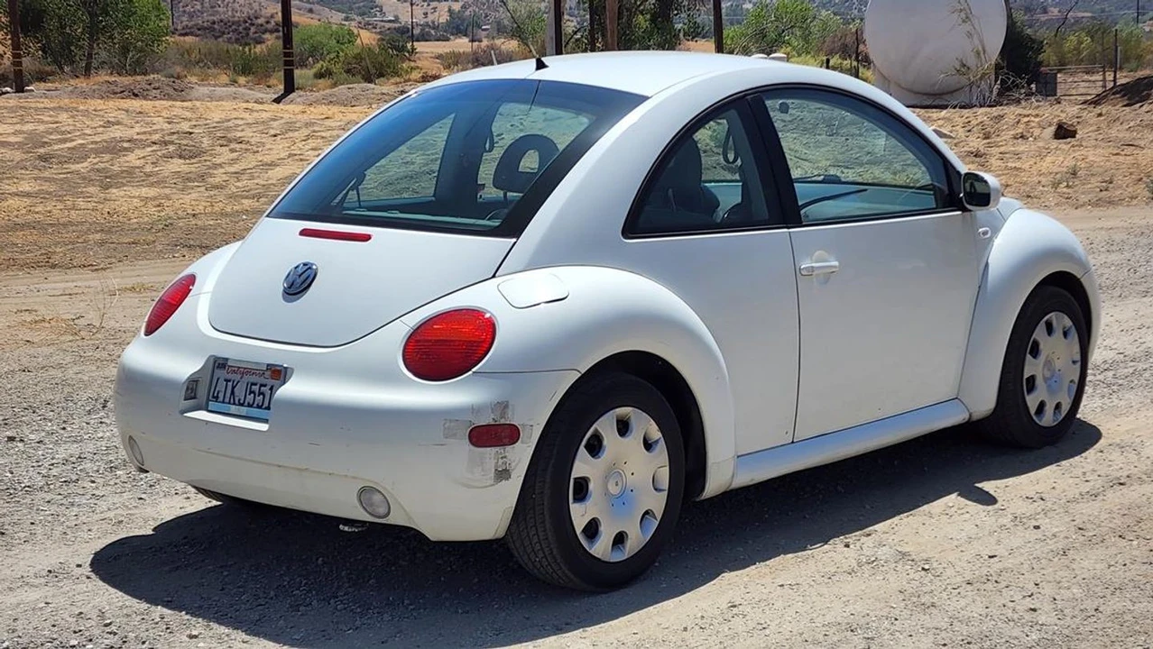 2001 Volkswagen New Beetle - Image 7 of 18