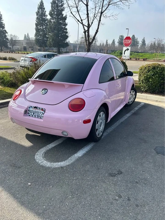 2001 Volkswagen New Beetle - Image 2 of 4