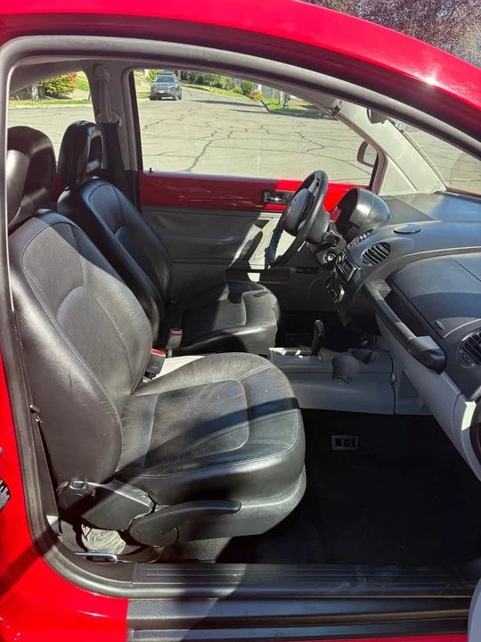 2001 Volkswagen New Beetle - Image 8 of 10